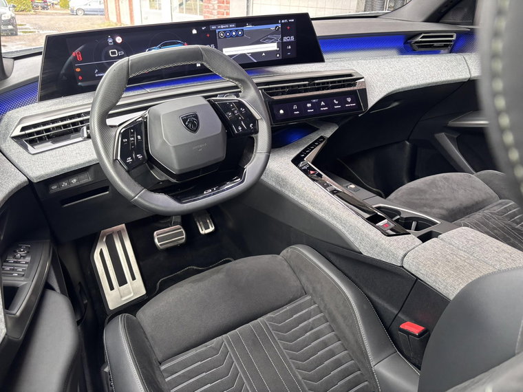 Vehicle Image 23
