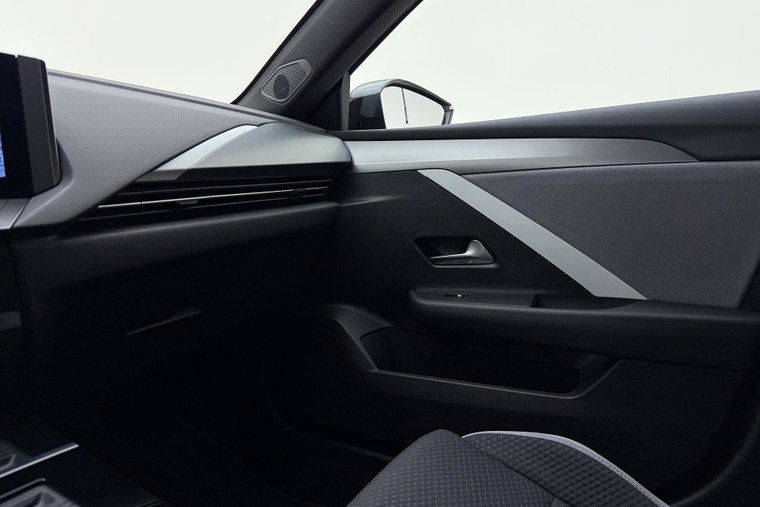 Vehicle Image 33