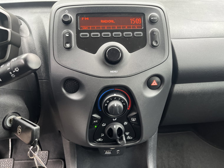 Vehicle Image 13