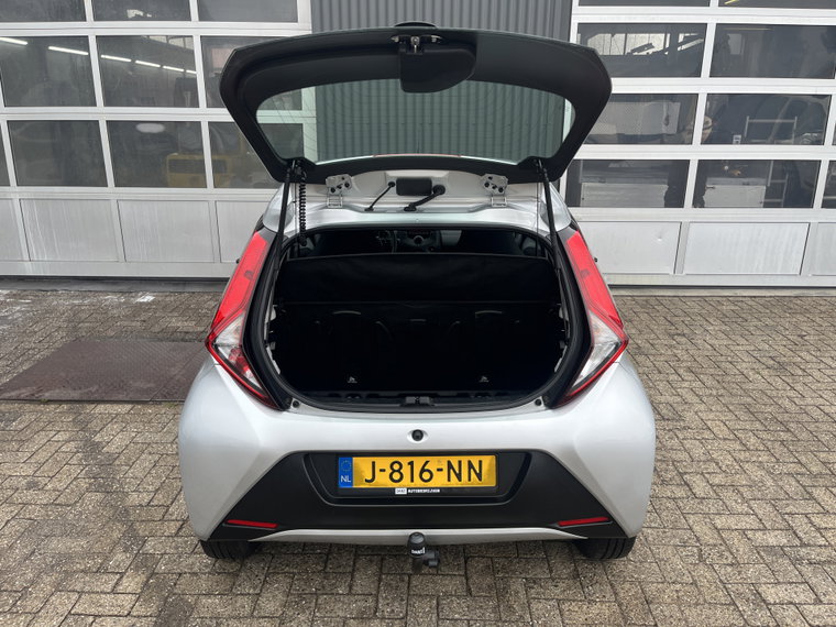 Vehicle Image 15