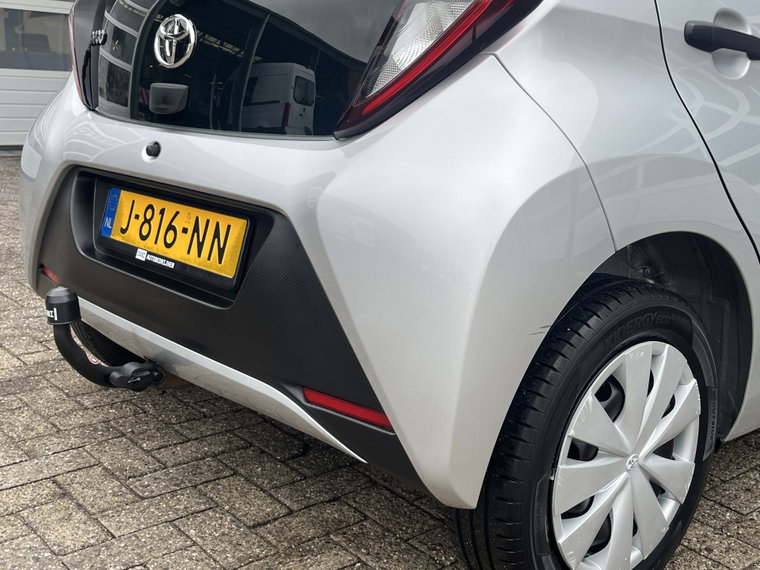 Vehicle Image 21