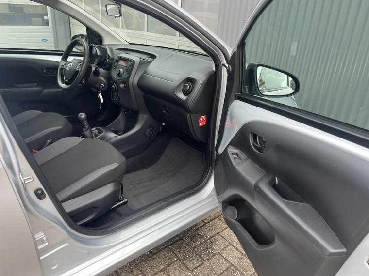 Vehicle Image 23