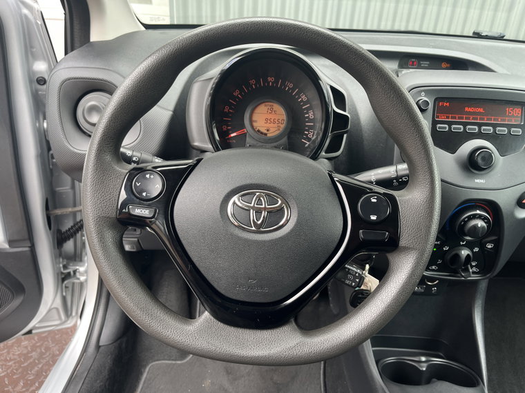 Vehicle Image 11