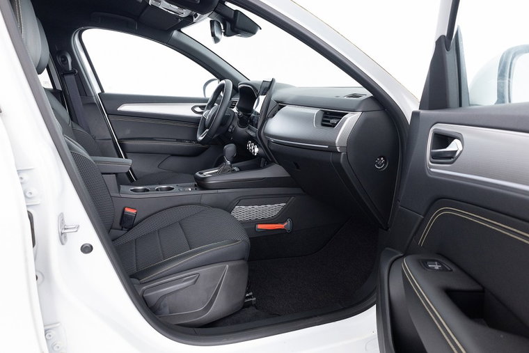 Vehicle Image 6