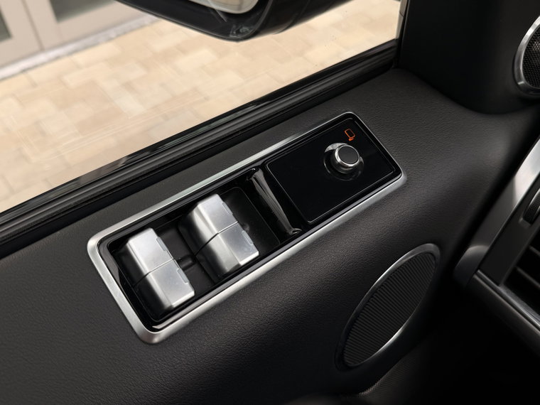 Vehicle Image 35
