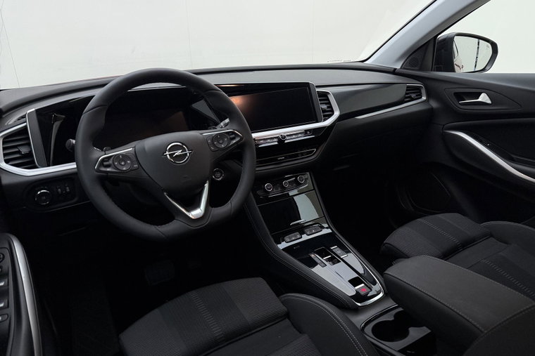 Vehicle Image 16