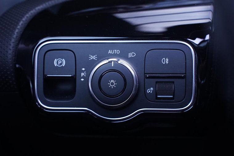Vehicle Image 37