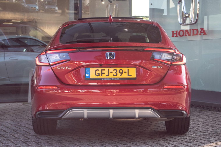 Vehicle Image 15