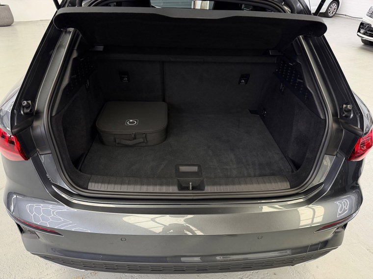 Vehicle Image 37