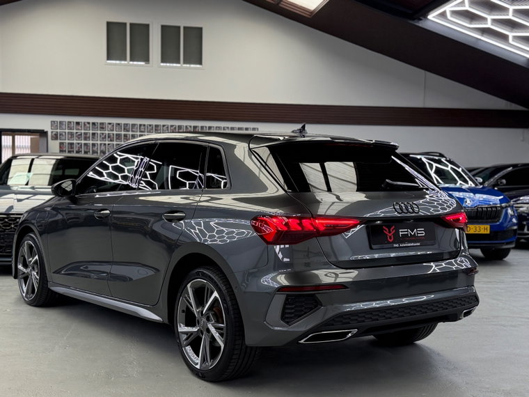 Vehicle Image 39