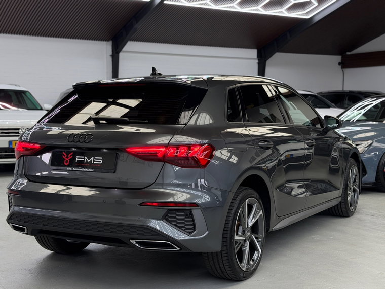 Vehicle Image 40