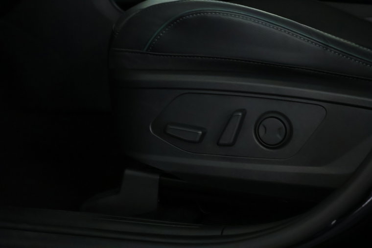 Vehicle Image 27
