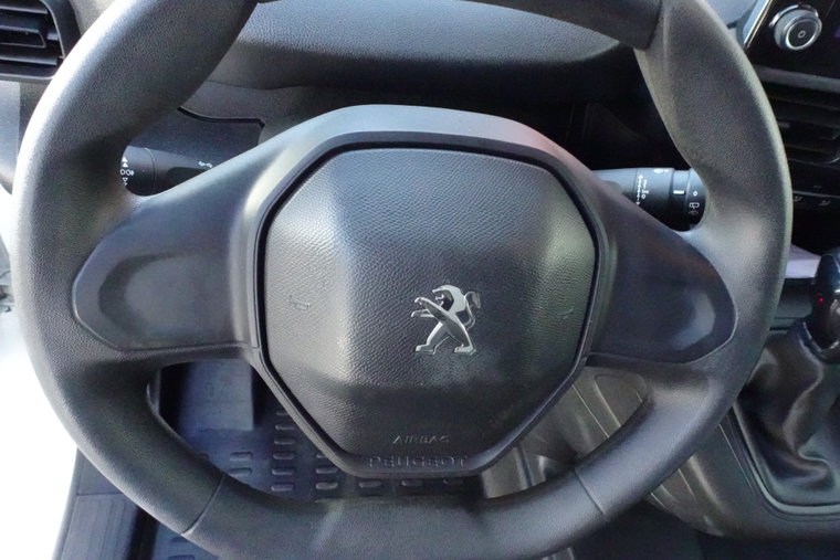 Vehicle Image 26