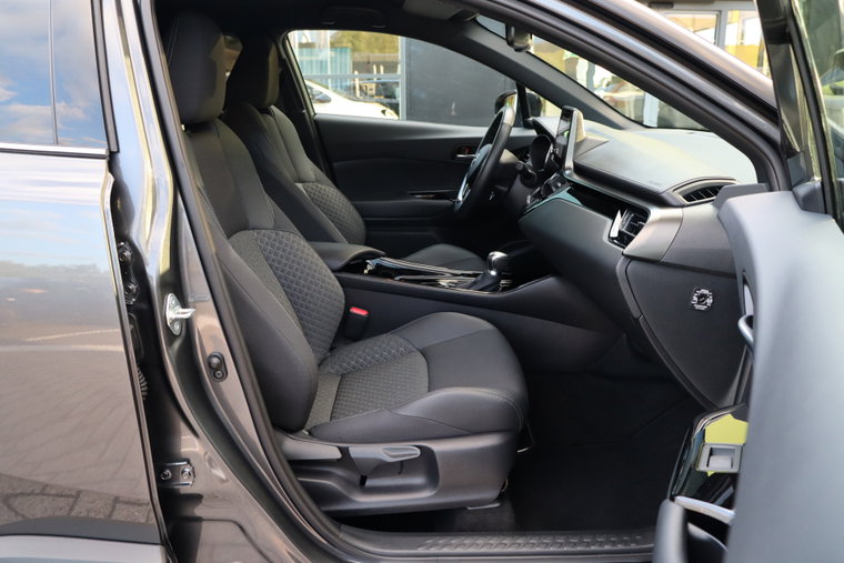 Vehicle Image 12
