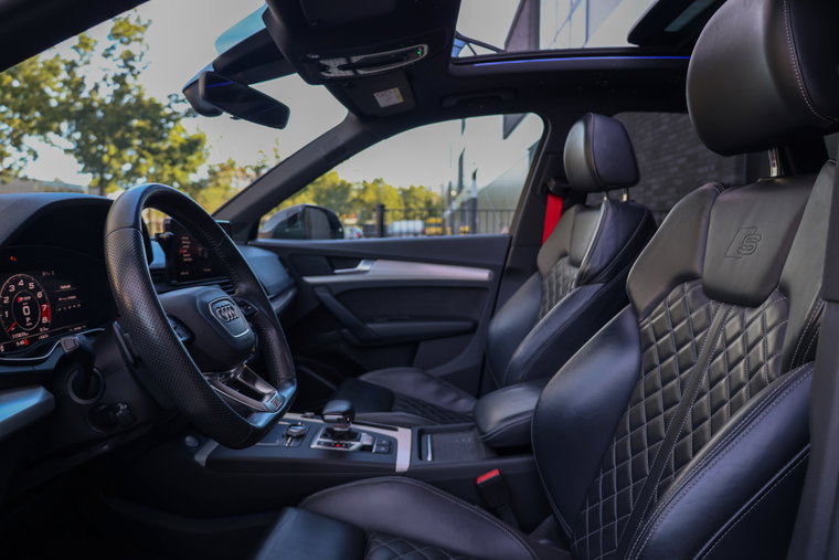 Vehicle Image 13