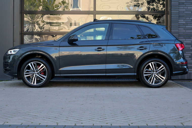 Vehicle Image 16