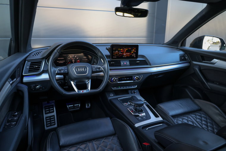 Vehicle Image 4