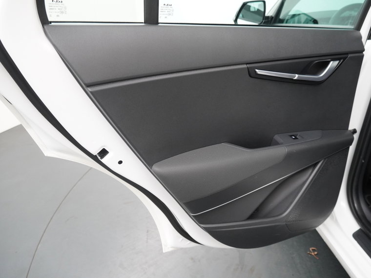 Vehicle Image 33