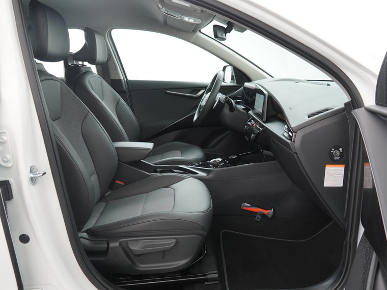 Vehicle Image 38