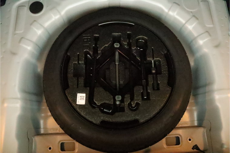 Vehicle Image 37