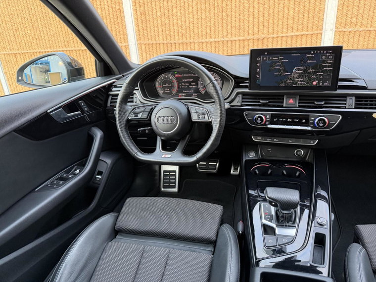 Vehicle Image 32