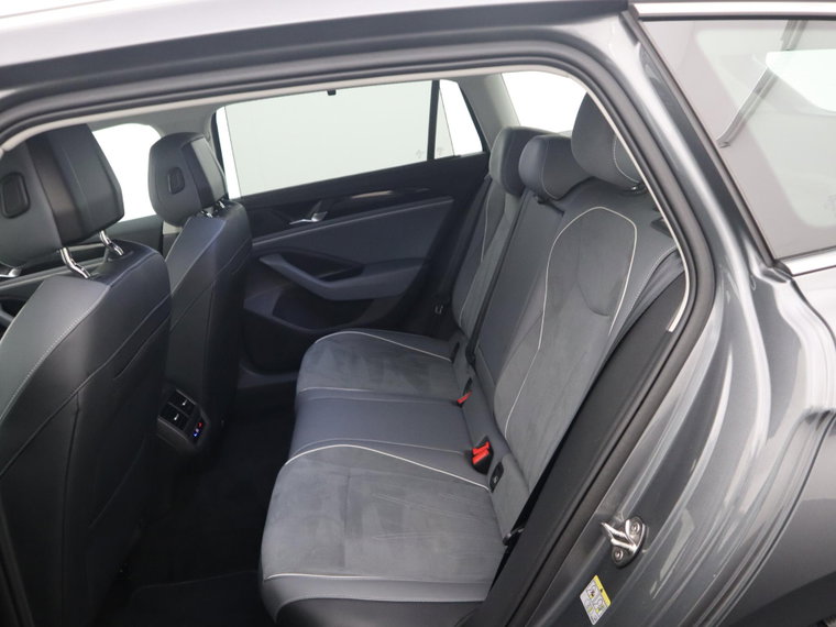 Vehicle Image 47