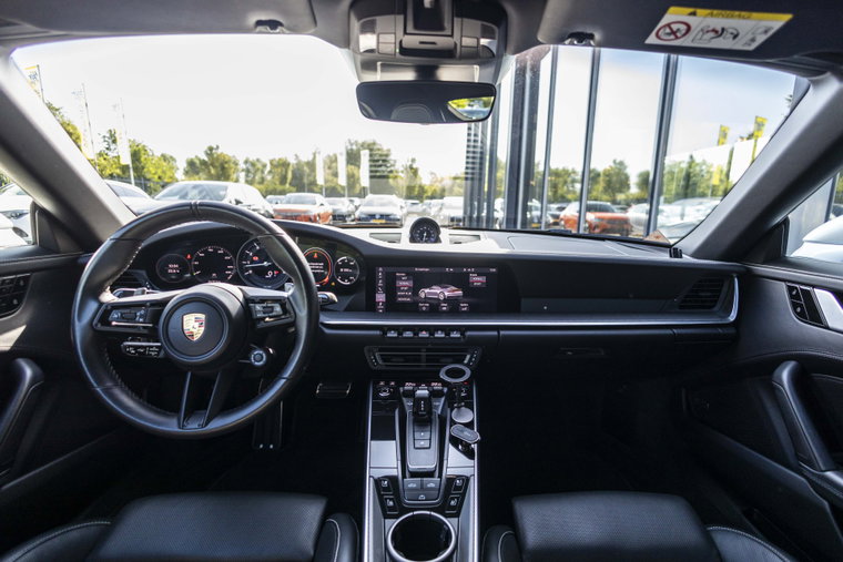 Vehicle Image 32