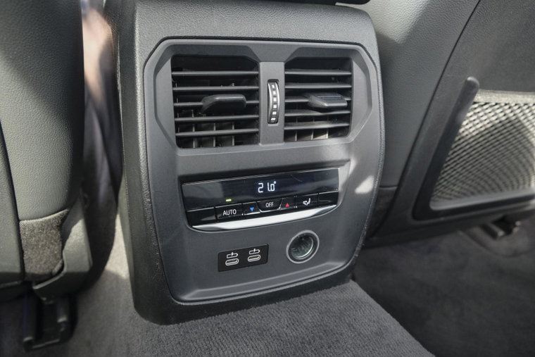 Vehicle Image 52