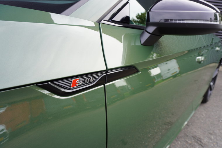 Vehicle Image 6