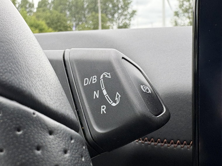 Vehicle Image 26