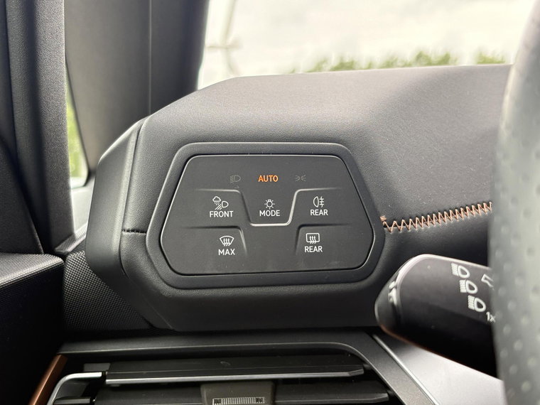 Vehicle Image 27