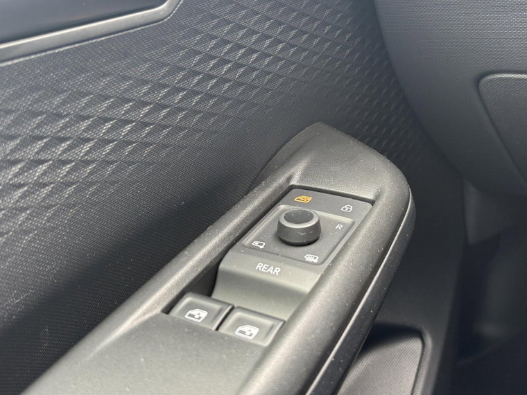 Vehicle Image 28
