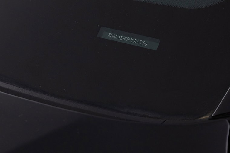 Vehicle Image 32