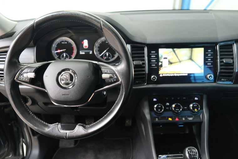 Vehicle Image 16