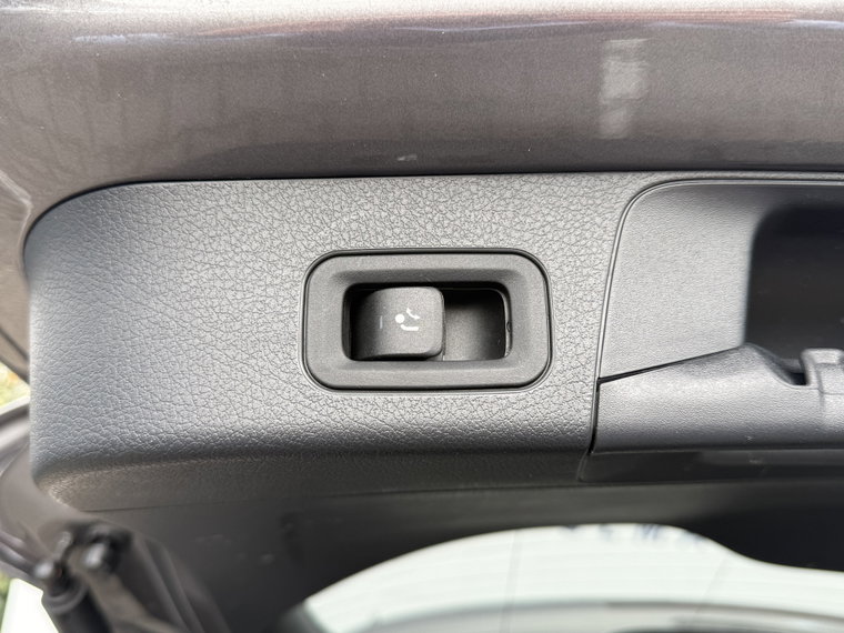 Vehicle Image 33