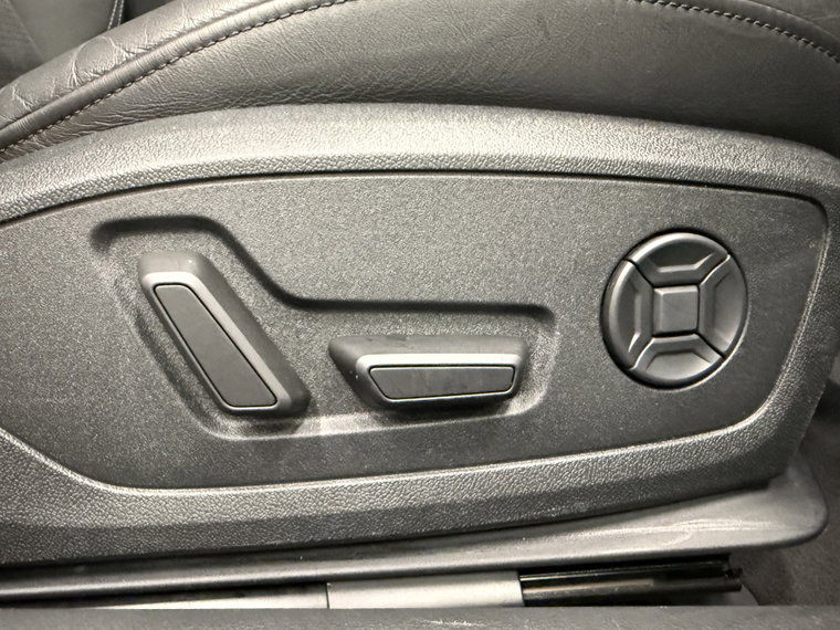 Vehicle Image 45