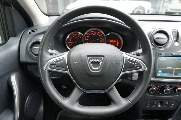 Vehicle Image 22