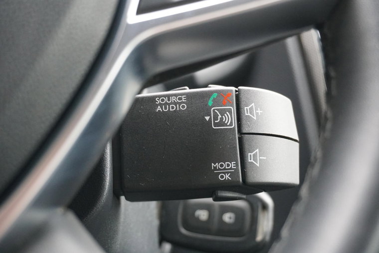 Vehicle Image 28