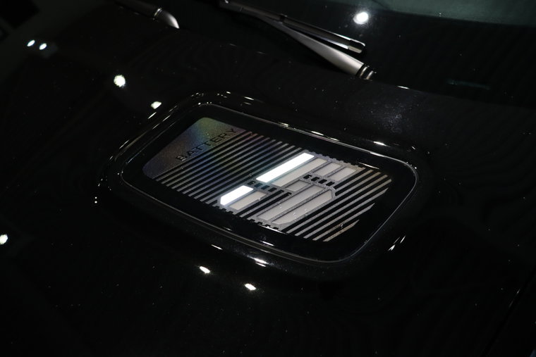 Vehicle Image 25