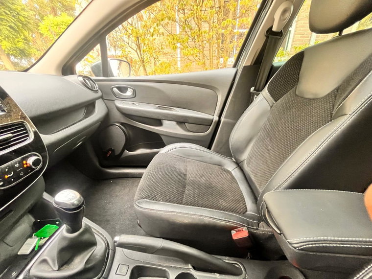 Vehicle Image 24