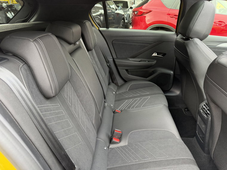 Vehicle Image 35