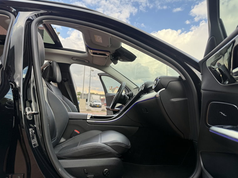 Vehicle Image 45