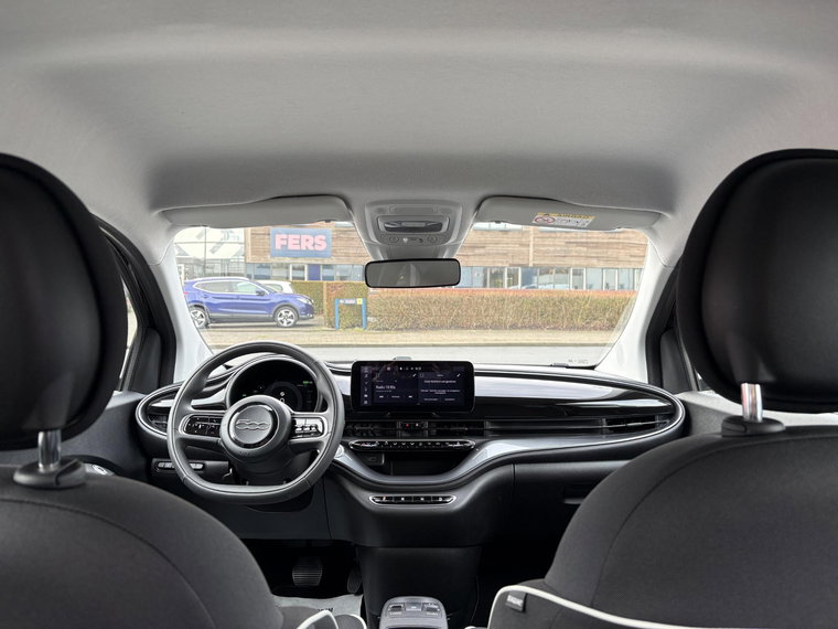 Vehicle Image 32