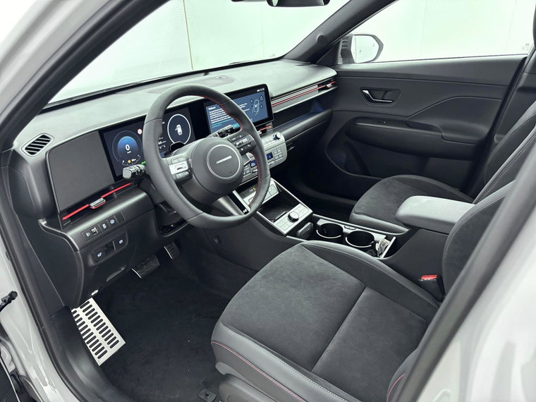 Vehicle Image 24