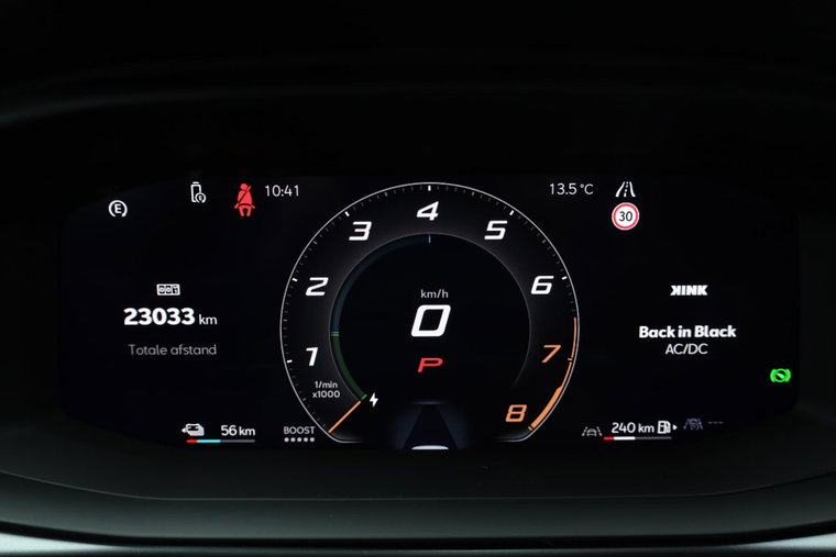 Vehicle Image 16