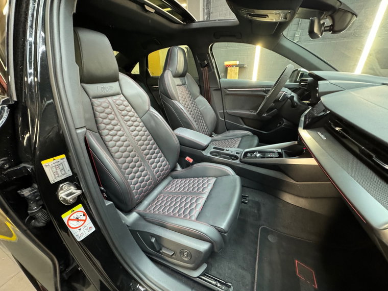 Vehicle Image 38