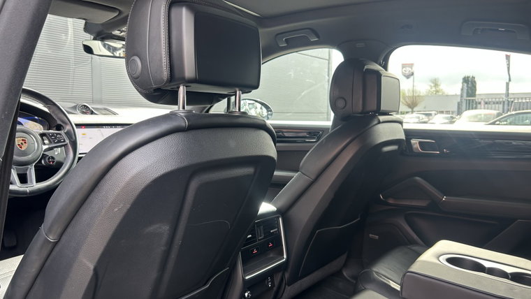Vehicle Image 35