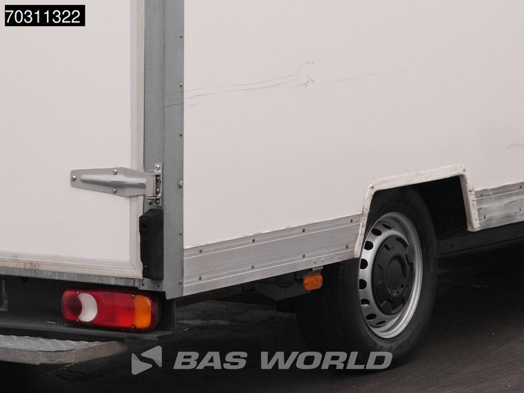 Vehicle Image 33