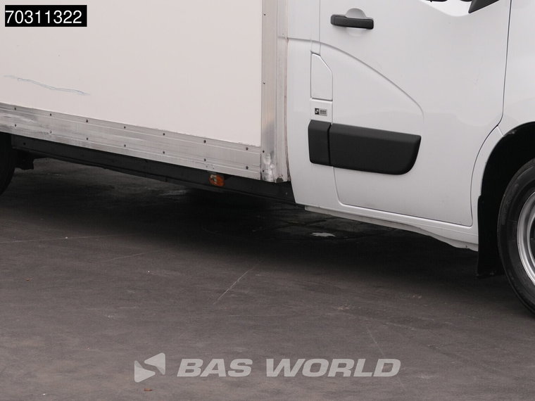 Vehicle Image 37