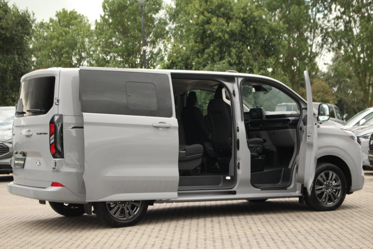 Vehicle Image 7